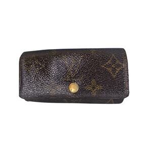 Louis Vuitton Luxury Accessory – Timeless & Authentic